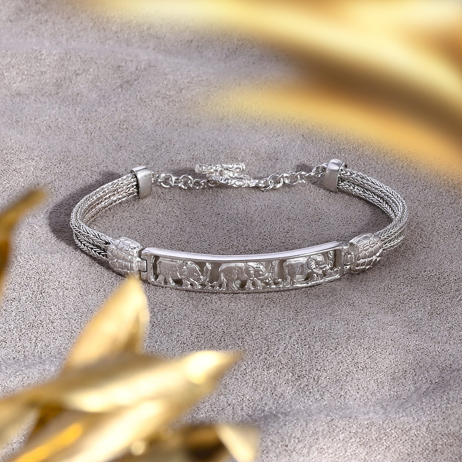 Royal Bali Collection - Sterling Silver Memory of Elephants Bracelet (Size - 7.5) with T Bar Clasp