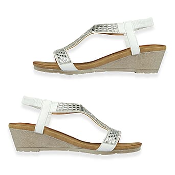 https://tjcuk.sirv.com/Products/85/3/8536458/Jo-Joe-Ladies-Sandal-Size-7-White_8536458_1.jpg?w=342&h=342