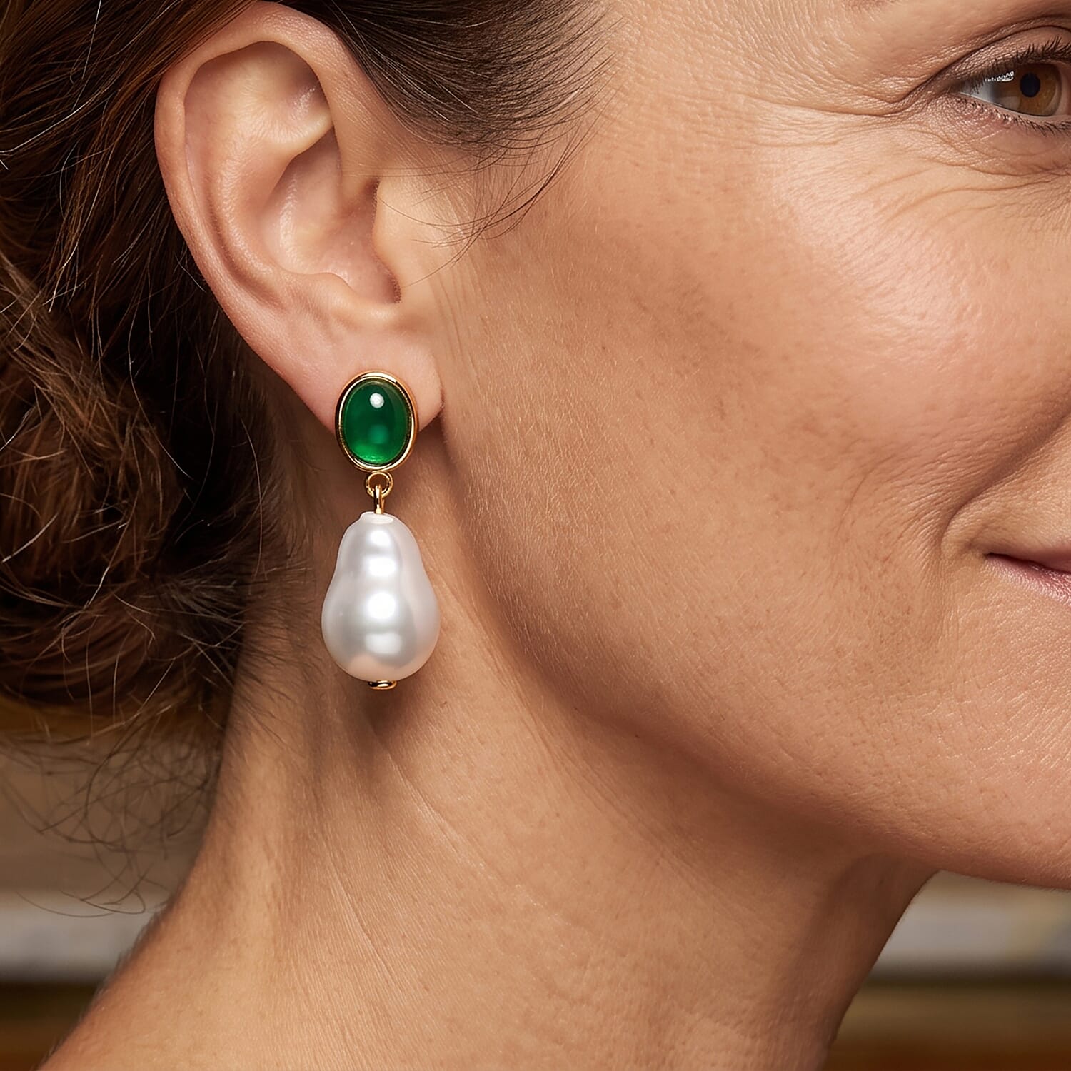 Green Onyx & White Shell Pearl Beads Earring with Push Back 40.00  Ct.