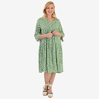 https://tjcuk.sirv.com/Products/85/4/8546504/Midi-Size-16-Green-White_8546504.jpg?w=342&h=342