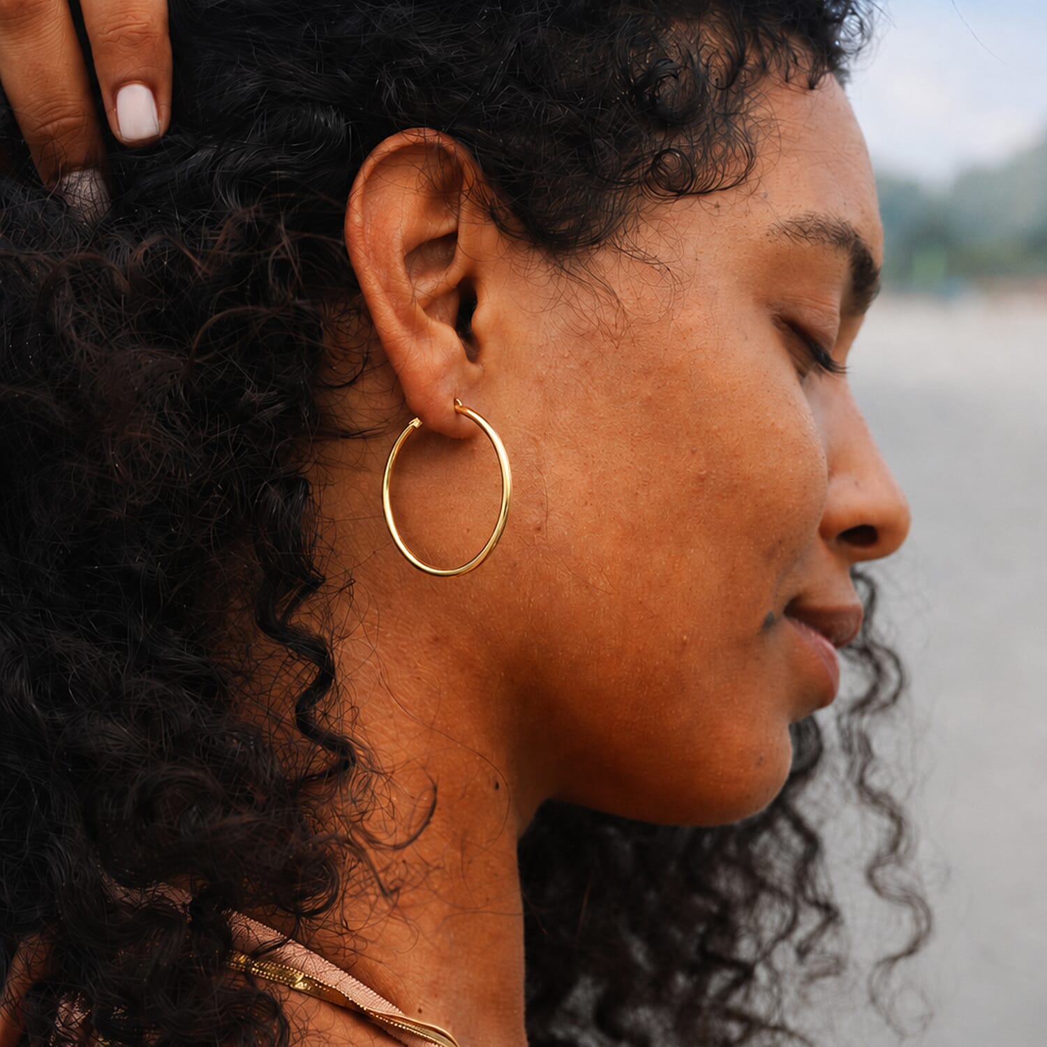 9K Yellow Gold Hoop Earring with Clasp