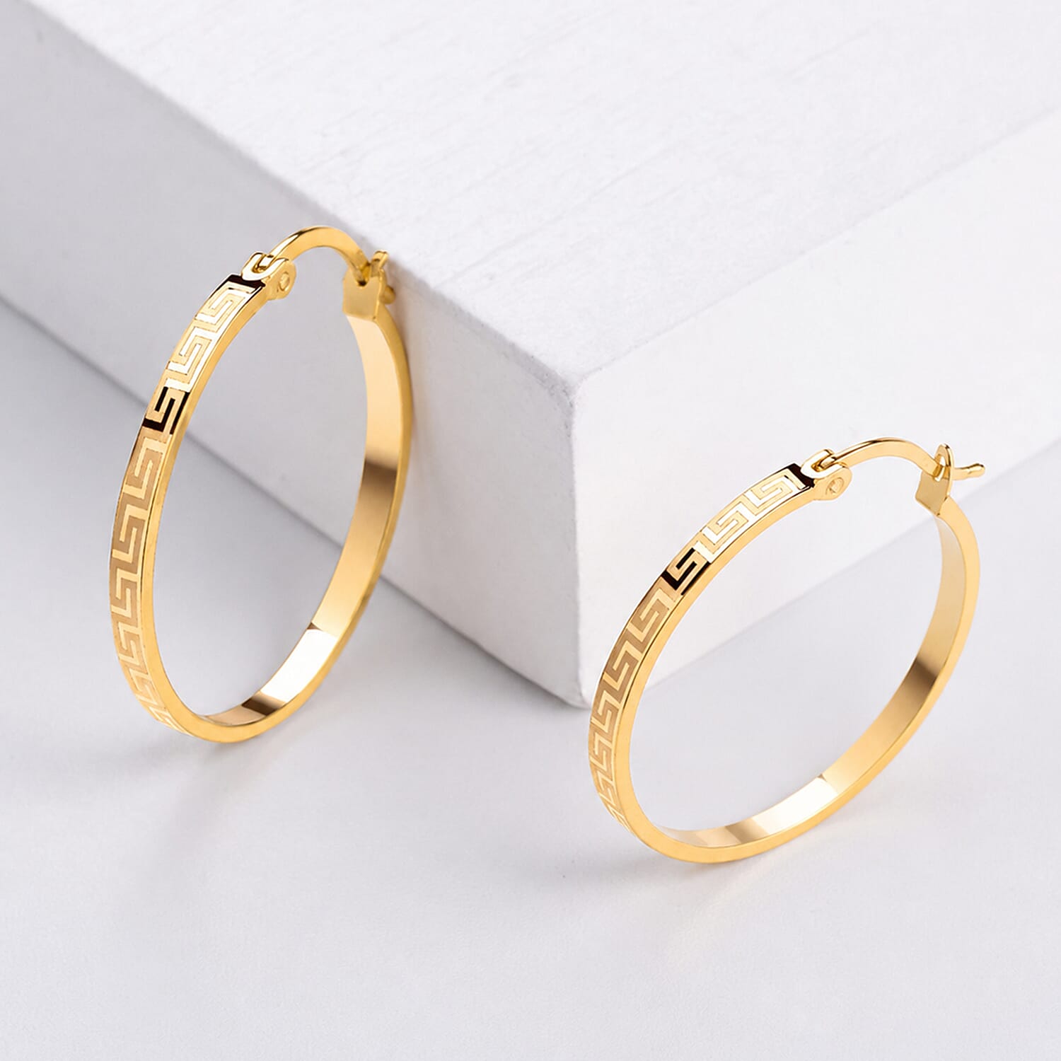 9K Yellow Gold Hoop Earring with Clasp