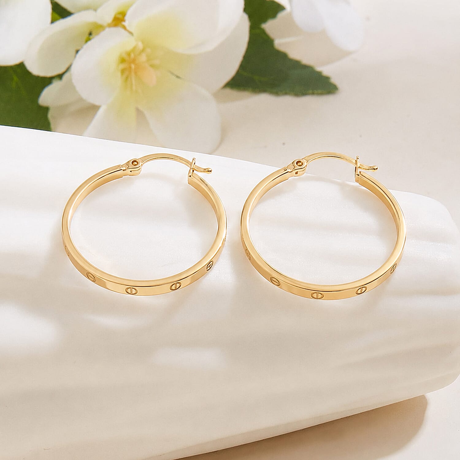 9K Yellow Gold Hoop Earring with Clasp