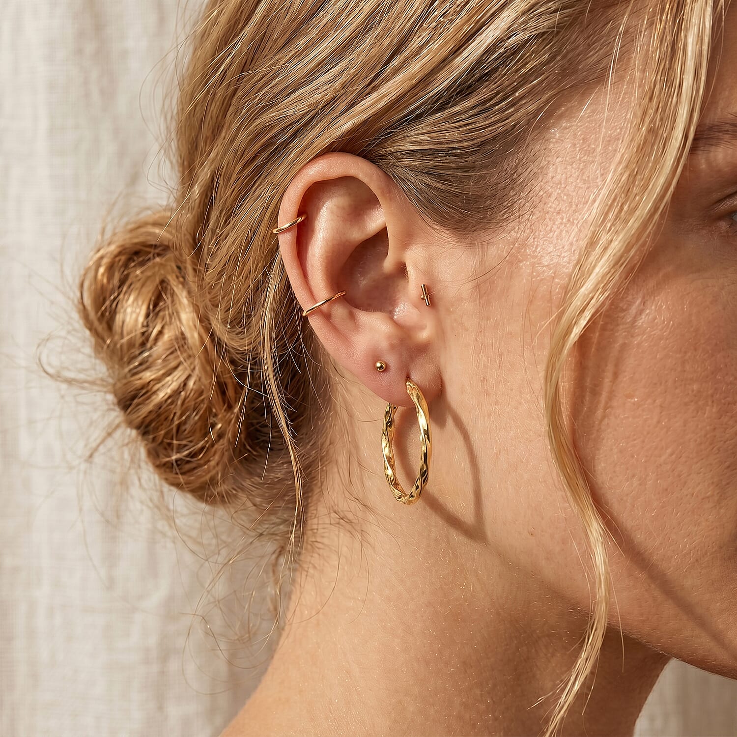 9K Yellow Gold Bean Tube Twist Earring with Clasp