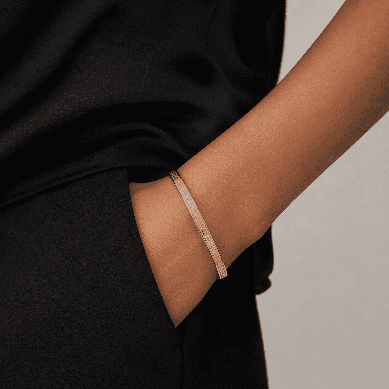 9K Yellow Gold Hindge Bangle (Size - 7), Gold Wt. 1.60 Gms