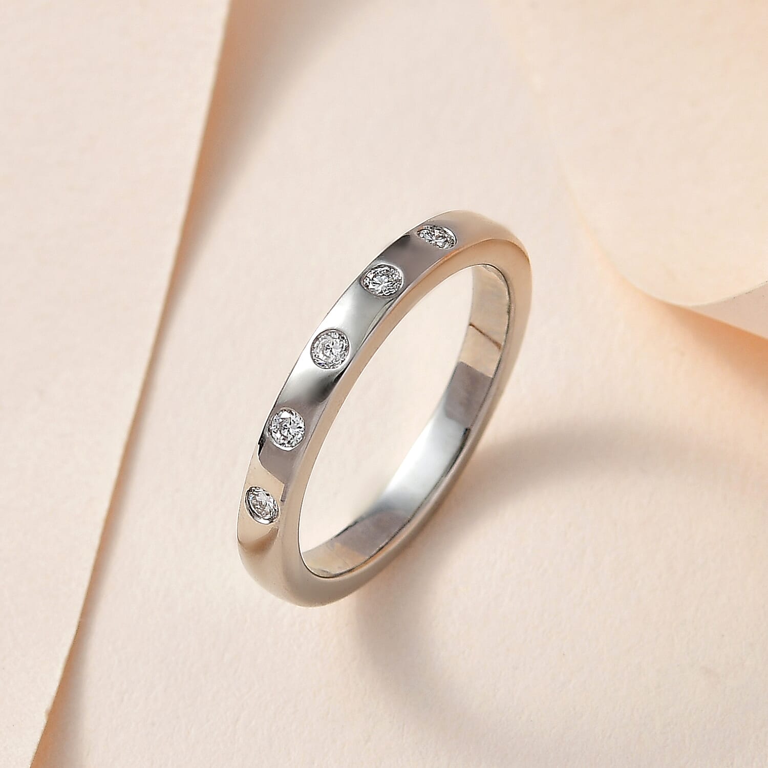 950 Platinum SI1 White Diamond SI1 Ring, Platinum Wt.4.8 Gms  0.150  Ct.