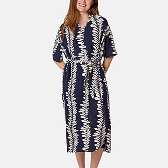 https://tjcuk.sirv.com/Products/85/6/8564405/Chilli-Charm-Leaf-Print-Maxi-Dress-One-Size-Navy_8564405_1.jpg?w=342&h=342