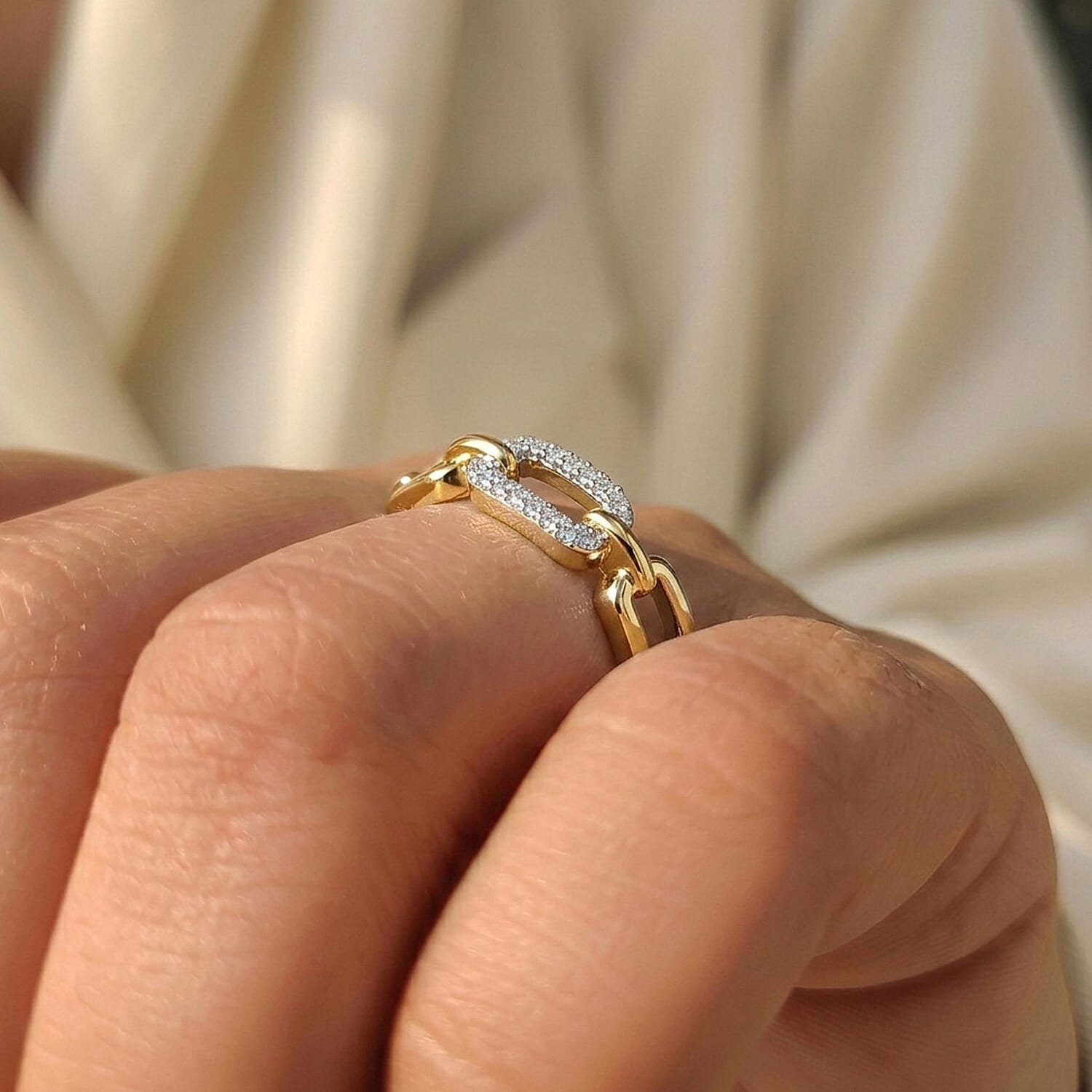 LUXURIANT - Lab Grown Diamond (SI-G-H) Interlinked Ring in Sterling Silver