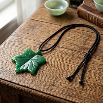 https://tjcuk.sirv.com/Products/85/7/8572280/Green-Jade-Stone-Necklace-80-000-Ct_8572280_2.jpg?w=342&h=342