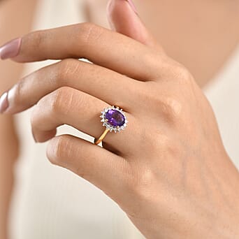 https://tjcuk.sirv.com/Products/85/7/8579263/Luxuriant-Zambian-Amethyst-Lab-Grown-Diamond-Halo-Ring-in-18K-YG-Verme_8579263_1.jpg?w=342&h=342