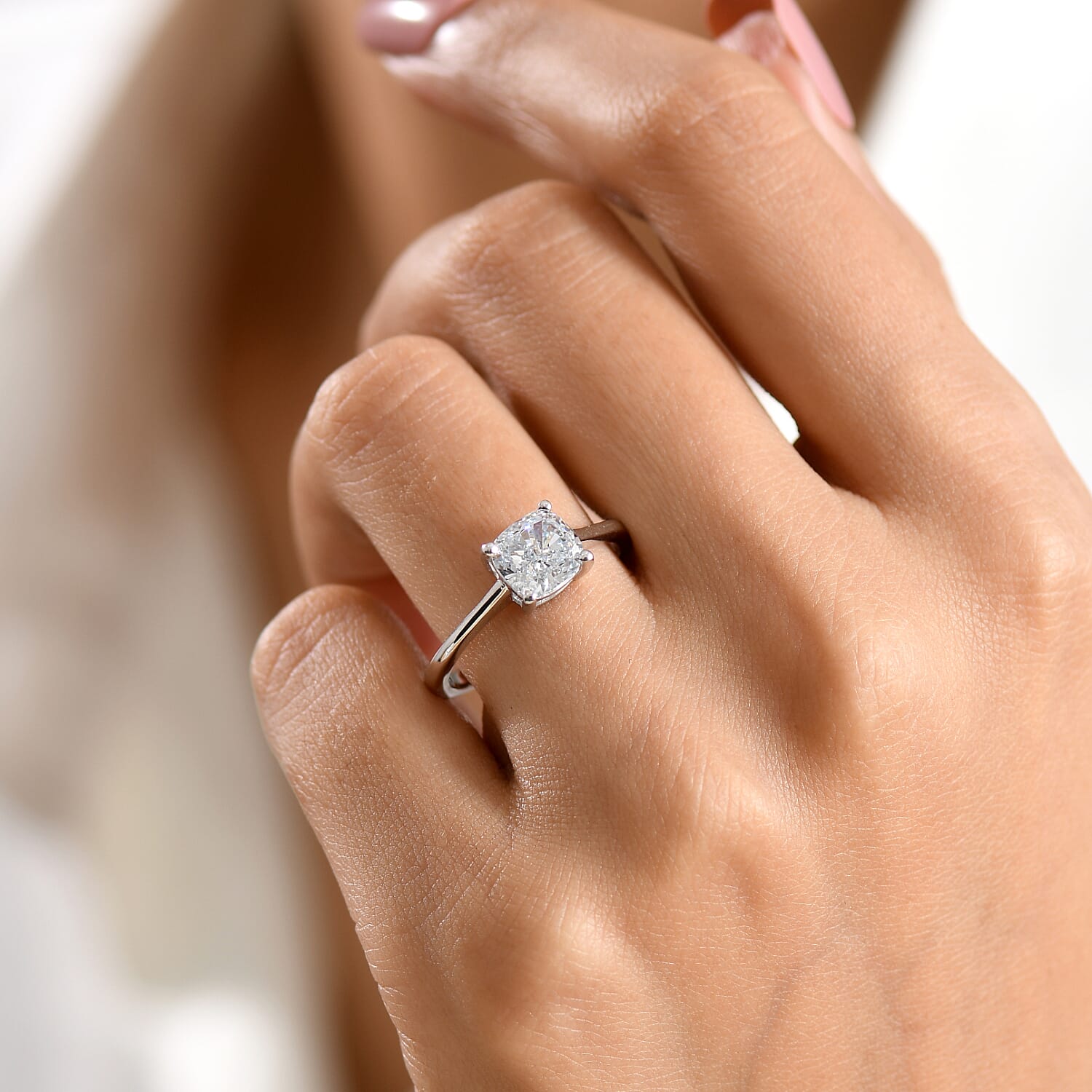 LUXURIANT 2 Ct. SGL Certified Lab Grown Diamond (SI/G-H) Solitaire Ring in Sterling Silver