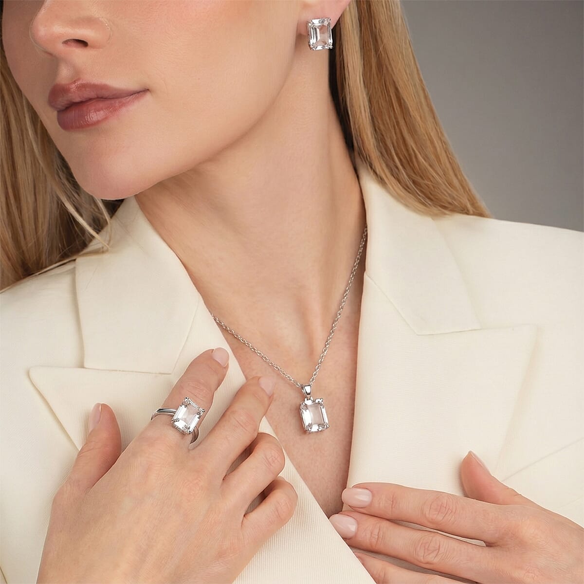 Austrian Crystal 8 Prongs Solitaire Classic Ring Size Adjustable