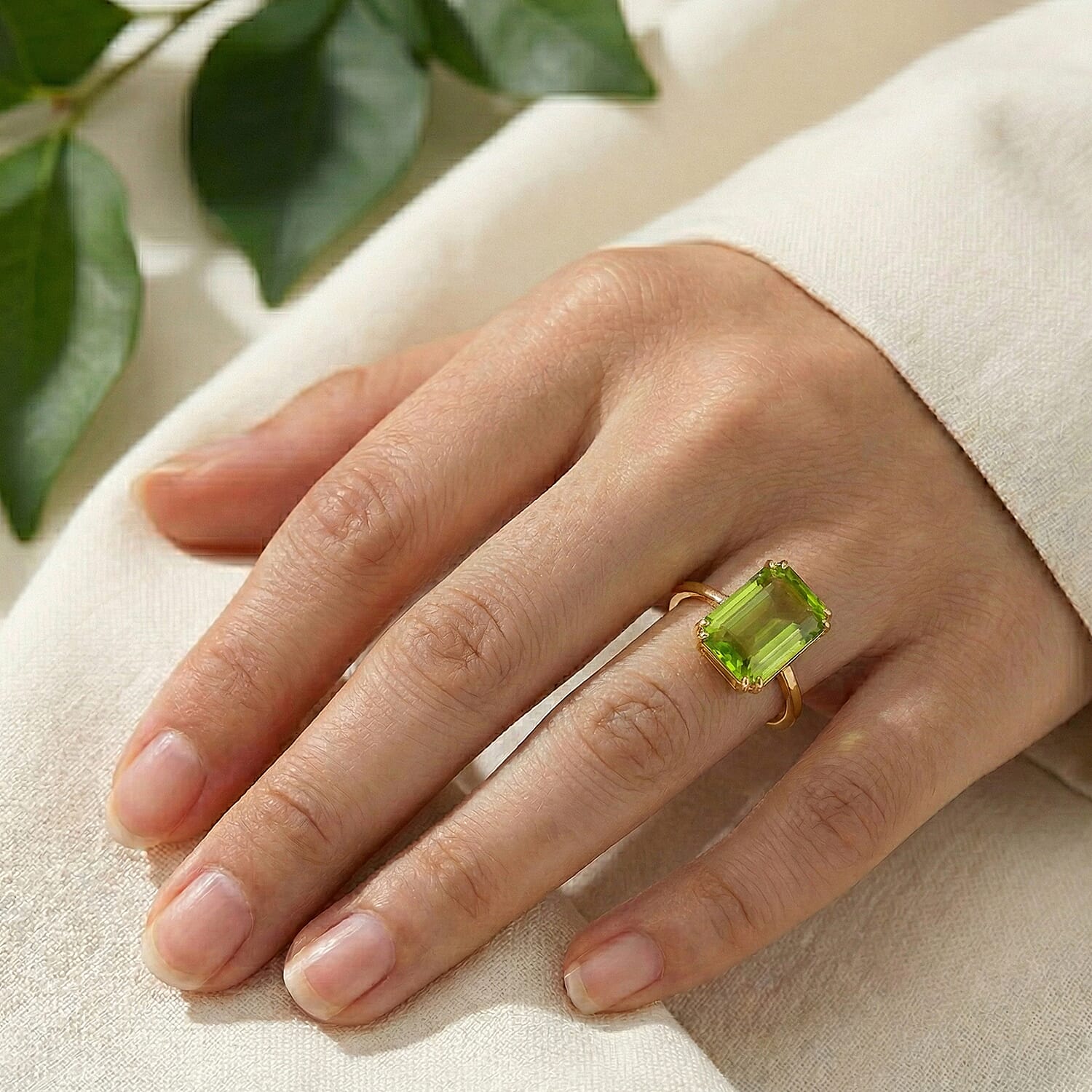 Austrian Crystal 8 Prongs Solitaire Classic Ring Size Adjustable