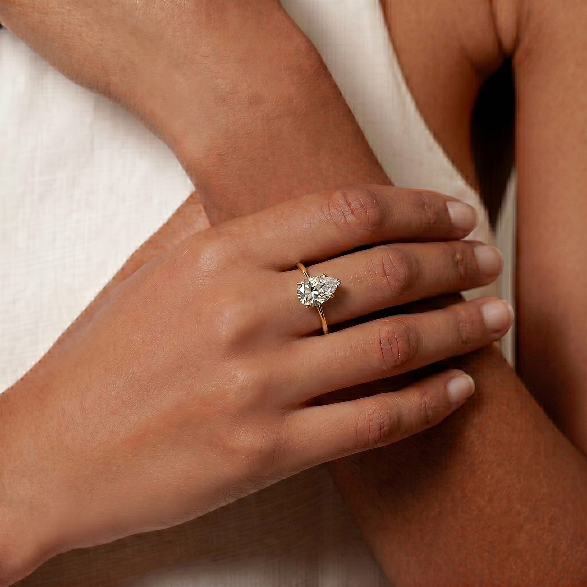 LUXURIANT 2 Ct. SGL Certified Lab Grown Diamond (SI/G-H) Solitaire Ring in Sterling Silver