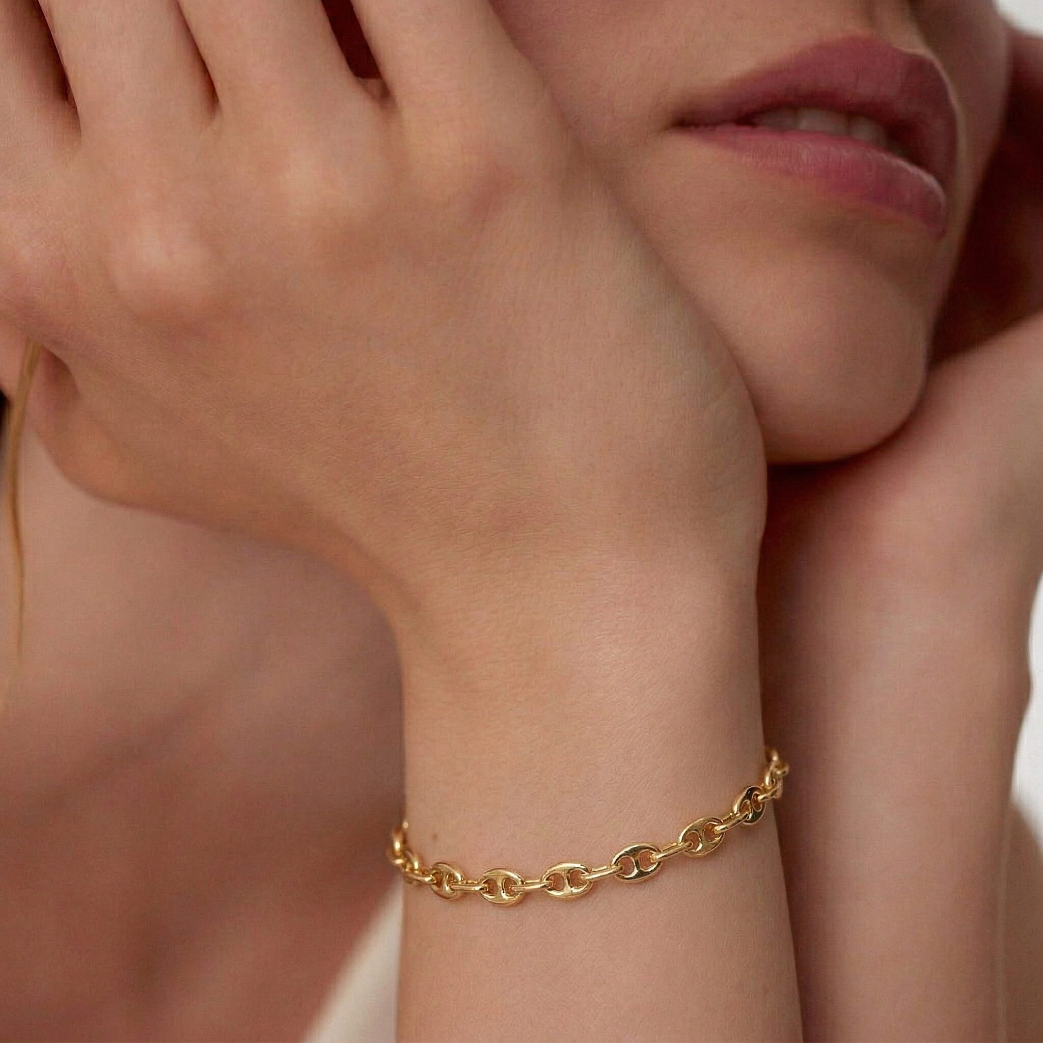 9K Yellow Gold Bracelet (Size - 7)