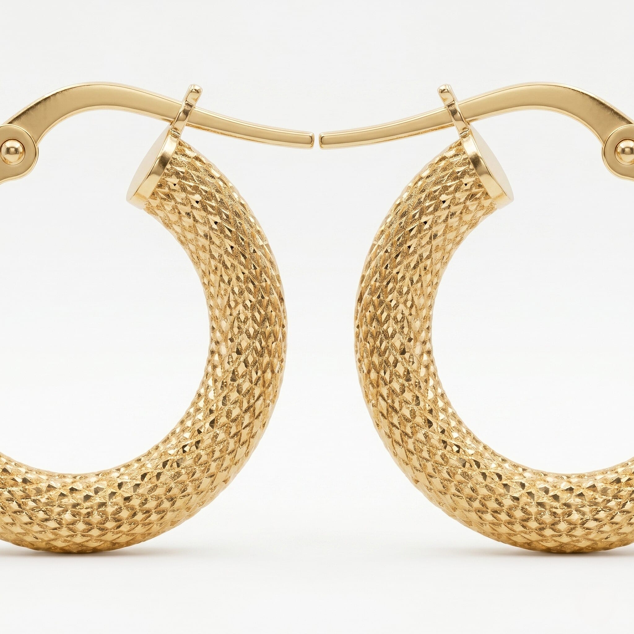 9K Yellow Gold Earring with Clasp