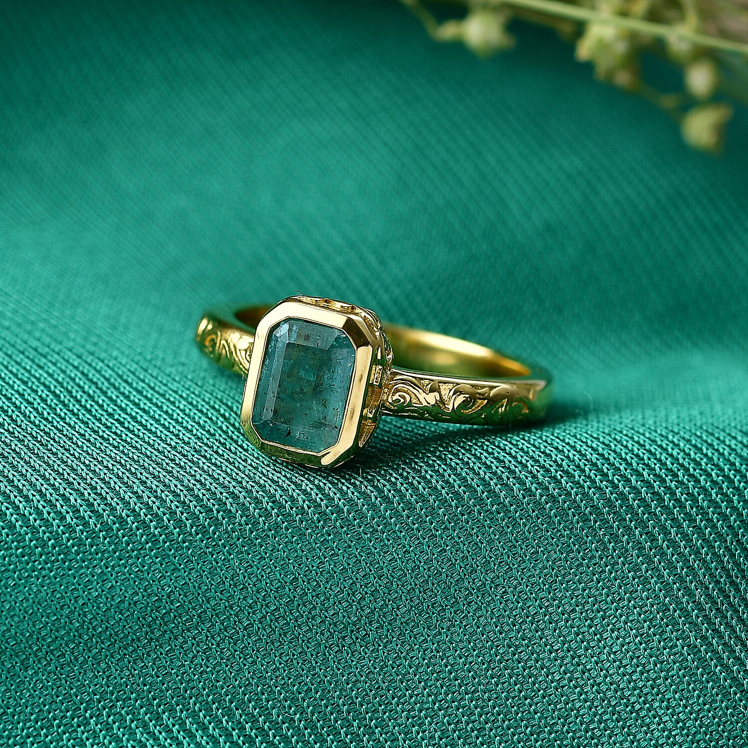 GP Family Legacy Italy - AAA Gemfields Zambian Emerald & Blue Sapphire Ring in 18K Vermeil Yellow Gold Plated Sterling Silver 1.10 Ct.