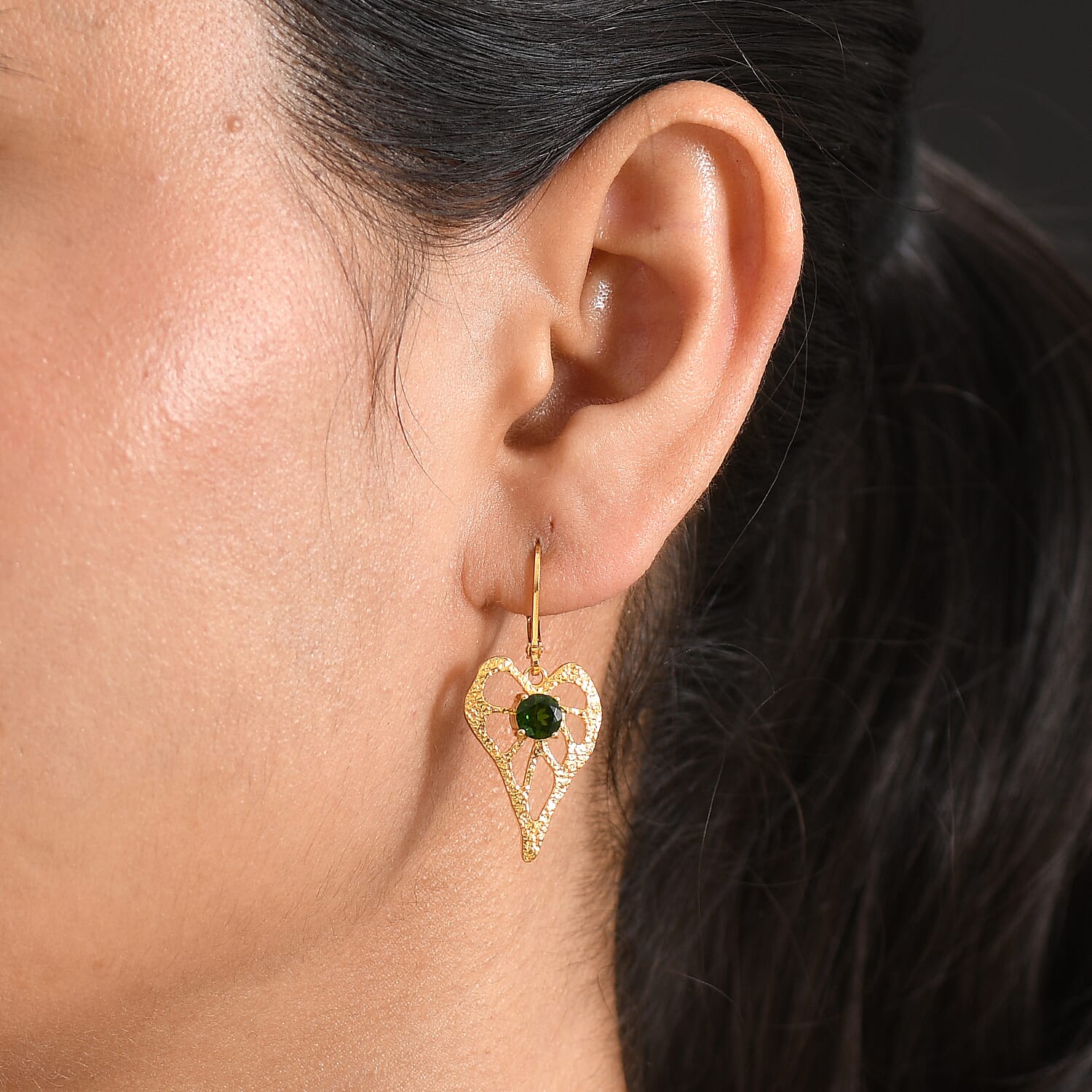 EverTrue - Natural Chrome Diopside Heart Dangle Earring with Lever Back in Yellow Gold Tone 1.10 Ct.