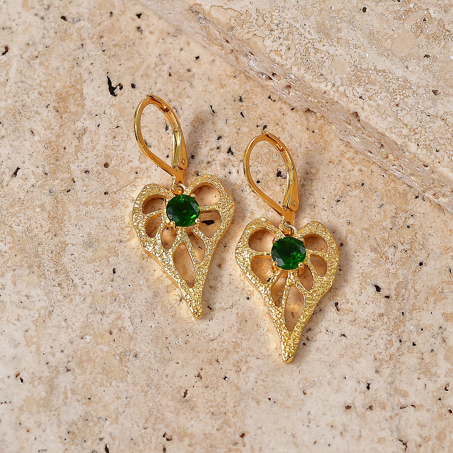 EverTrue - Natural Chrome Diopside Heart Dangle Earring with Lever Back in Yellow Gold Tone 1.10 Ct.