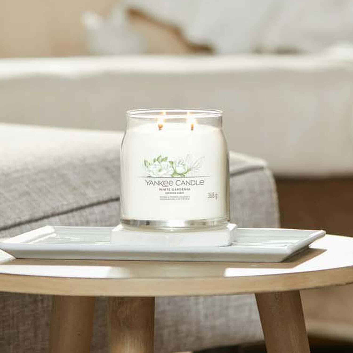 YANKEE CANDLE  2 Wick Candle (368 Grams - Burn Time 35-50 Hours) - White Gardenia