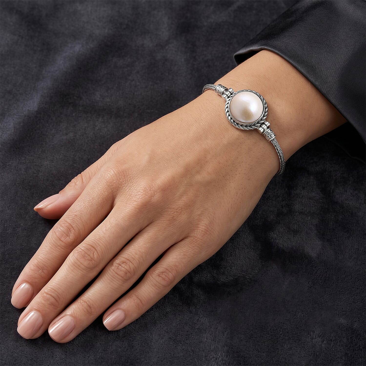Royal Bali Collection - D'Joy White Mabe Pearl Sterling Silver Bracelet (Size - 8) with Lobster Clasp 8.20 Ct, Silver Wt. 11.85 Gms