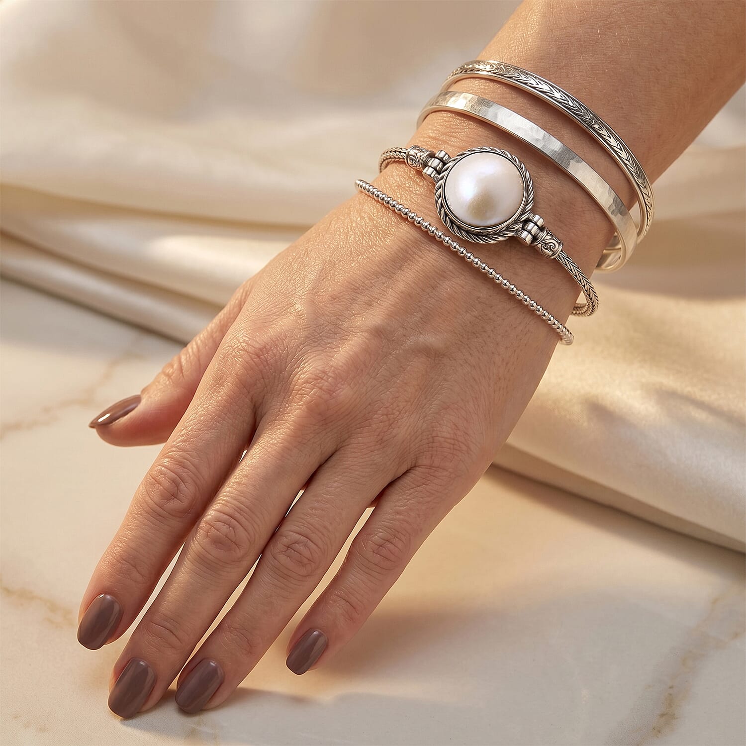 Royal Bali Collection - D'Joy White Mabe Pearl Sterling Silver Bracelet (Size - 8) with Lobster Clasp 8.20 Ct, Silver Wt. 11.85 Gms