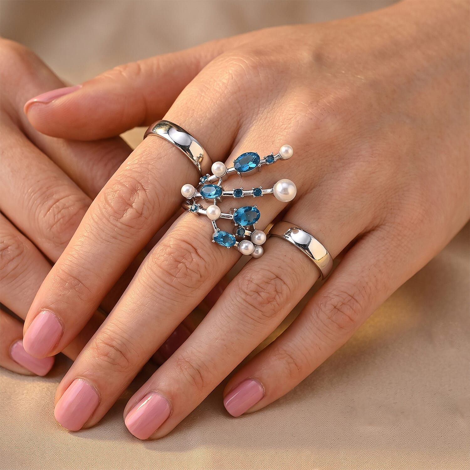 Shell Pearl & Crystal Adjustable Ring 5.00 Ct.