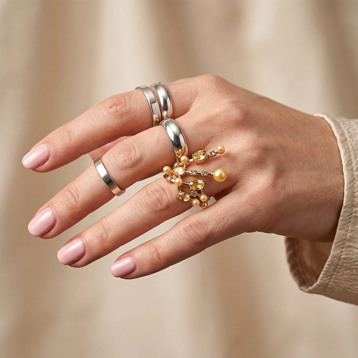 Shell Pearl & Crystal Adjustable Ring 5.00 Ct.