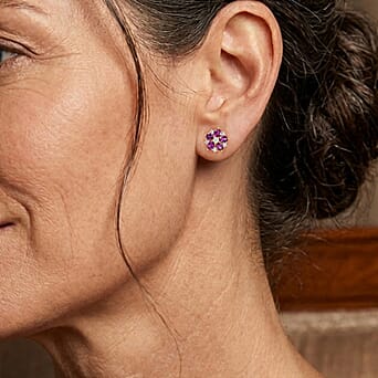 https://tjcuk.sirv.com/Products/86/1/8618234/Luxuriant-Radiant-Ember-Garnet-Lab-Grown-Diamond-SI-G-H-Floral-Earring_8618234_1.jpg?w=342&h=342