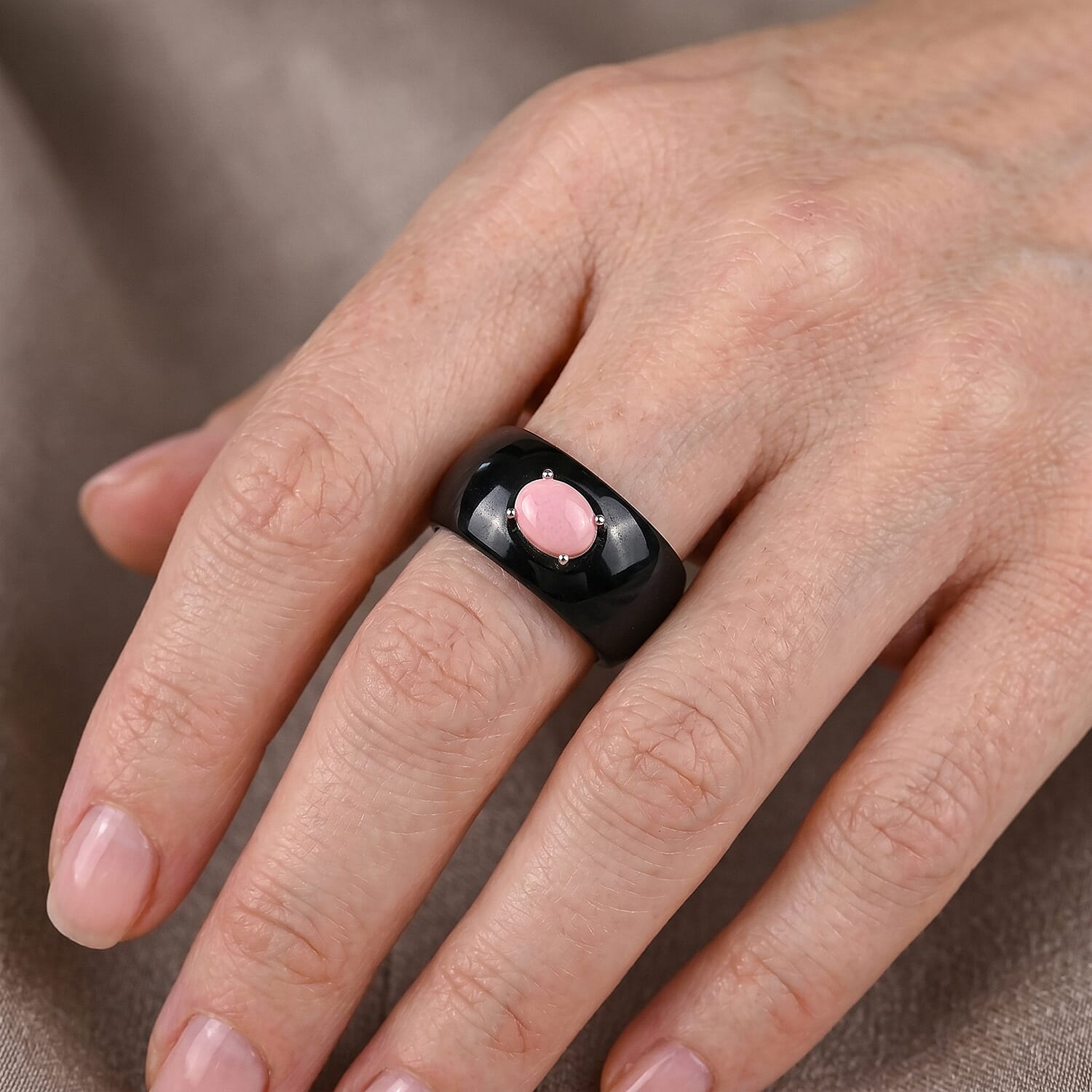 D'Joy - Dyed Black Jade & Pink Conch Shell Solitaire Band Ring in Rhodium Overlay Sterling Silver 33.80 Ct.