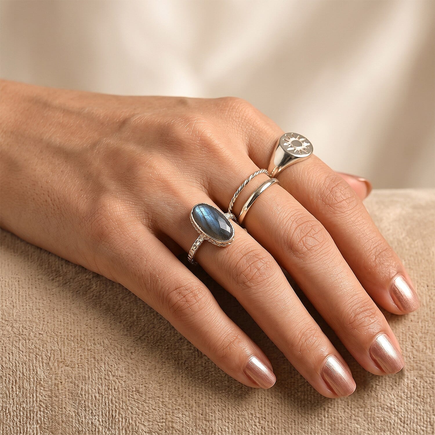Labradorite Solitaire Ring in Sterling Silver 4.43 Ct.