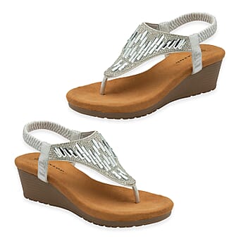 https://tjcuk.sirv.com/Products/86/2/8621081/Dunlop-Ladies-Sandal-Size-3-Silver_8621081.jpg?w=342&h=342