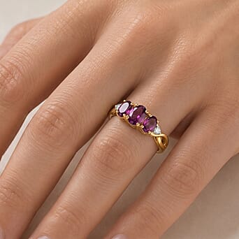 https://tjcuk.sirv.com/Products/86/2/8627514/Luxuriant-Radiant-Ember-Garnet-Lab-Grown-Diamond-SI-G-H-Trilogy-Ring-i_8627514_1.jpg?w=342&h=342