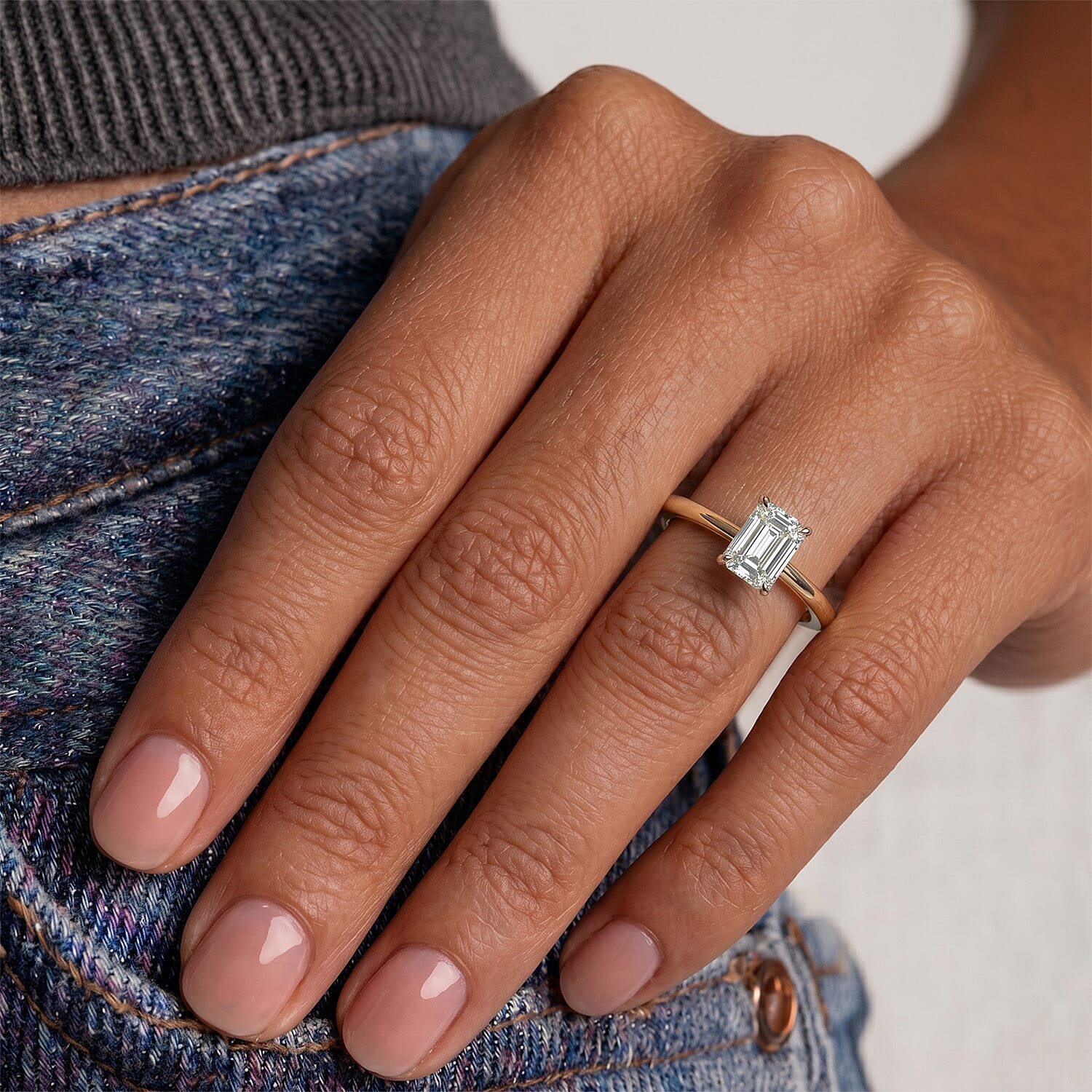 LUXURIANT - 9K Yellow Gold SGL Certified Lab Grown Diamond (VS-E-F) Solitaire Ring 1.00 Ct.