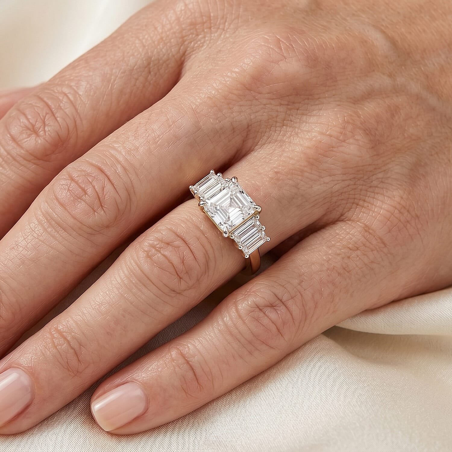 Luxuriant - 9K Yellow Gold IGI Certified Lab Grown Diamond (VS) 5 Stone Ring 2.00 Ct.