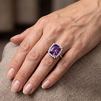 https://tjcuk.sirv.com/Products/86/3/8632210/Luxuriant-Moroccan-Amethyst-Lab-Grown-Diamond-SI-G-H-Ring-in-18K-Verme_8632210_1.jpg?w=342&h=342