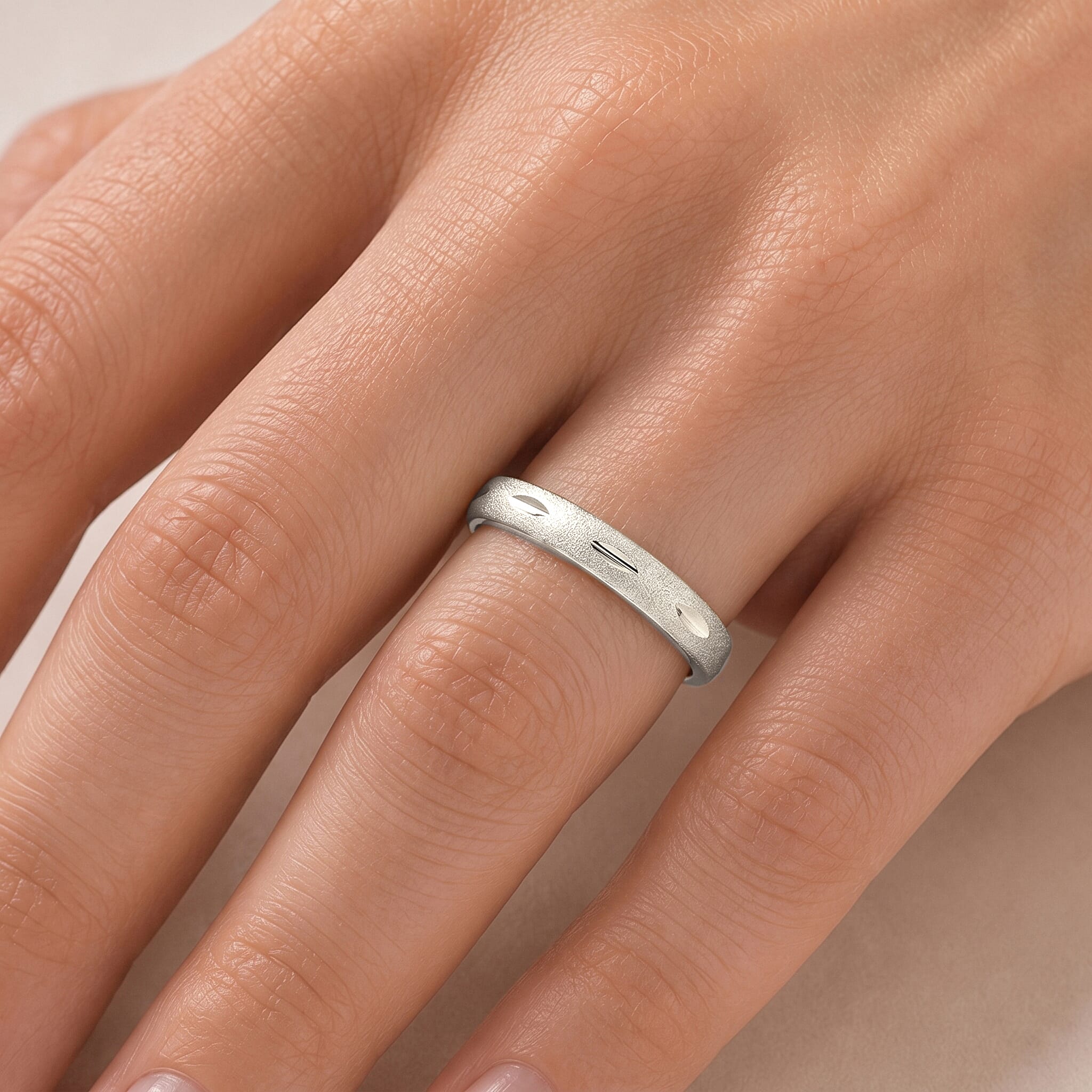 OTO- Sterling Silver Diamond Cut Band Ring