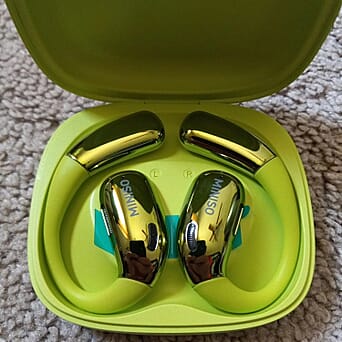 https://tjcuk.sirv.com/Products/86/4/8646453/TJC-Special-Earbud-and-In-Ear-Headphone-Green_8646453_1.jpg?w=342&h=342