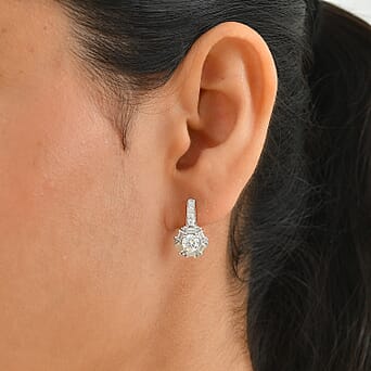https://tjcuk.sirv.com/Products/86/5/8657055/D-Joy-Moissanite-Main-Stone-With-Surrounding-Stone-Earring-in-Platinum_8657055_1.jpg?w=342&h=342