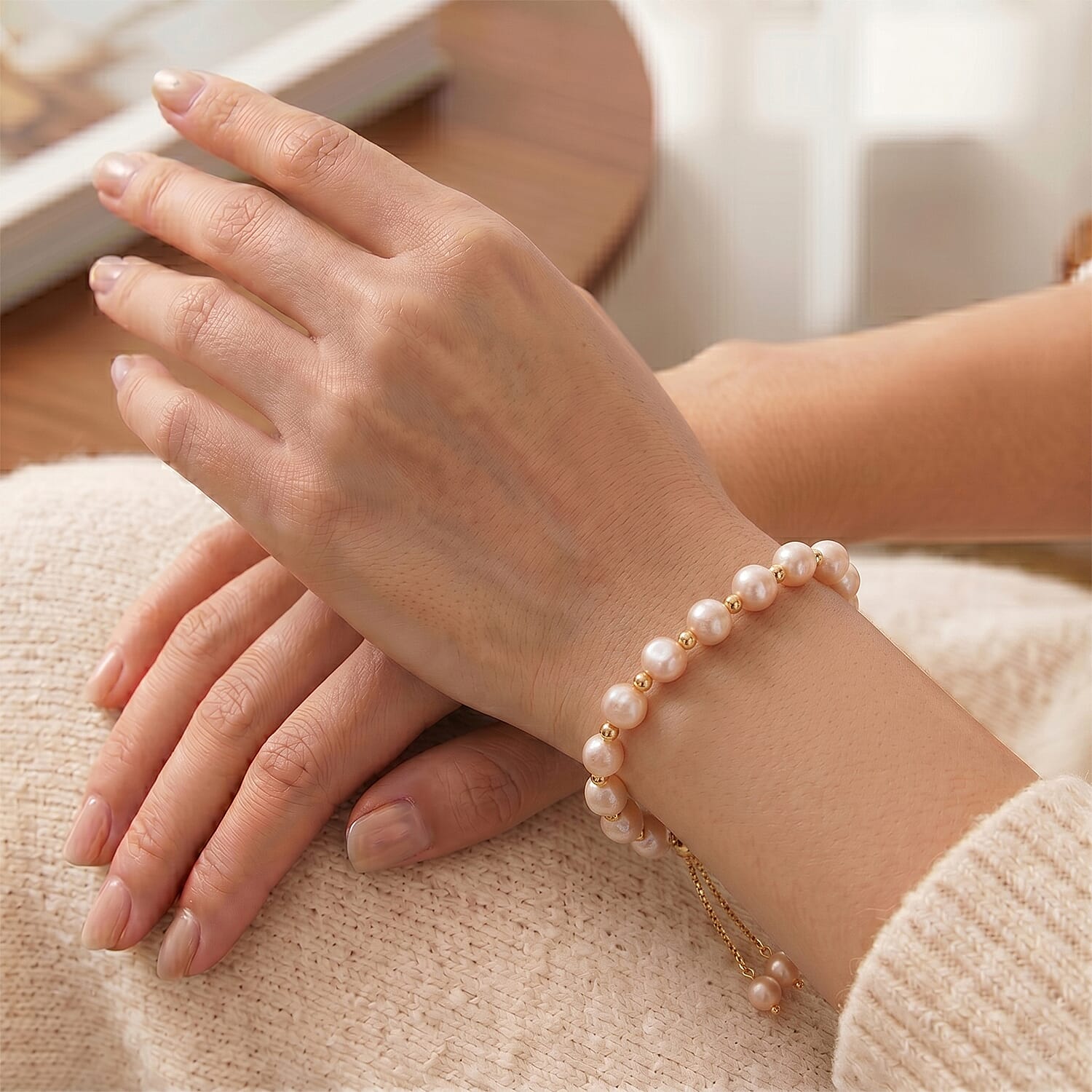 Multi Color Fresh Water Pearl Adjustable Beads Bracelet (Size - 6.5-9) in Yellow Gold Tone 30.00 Ct.