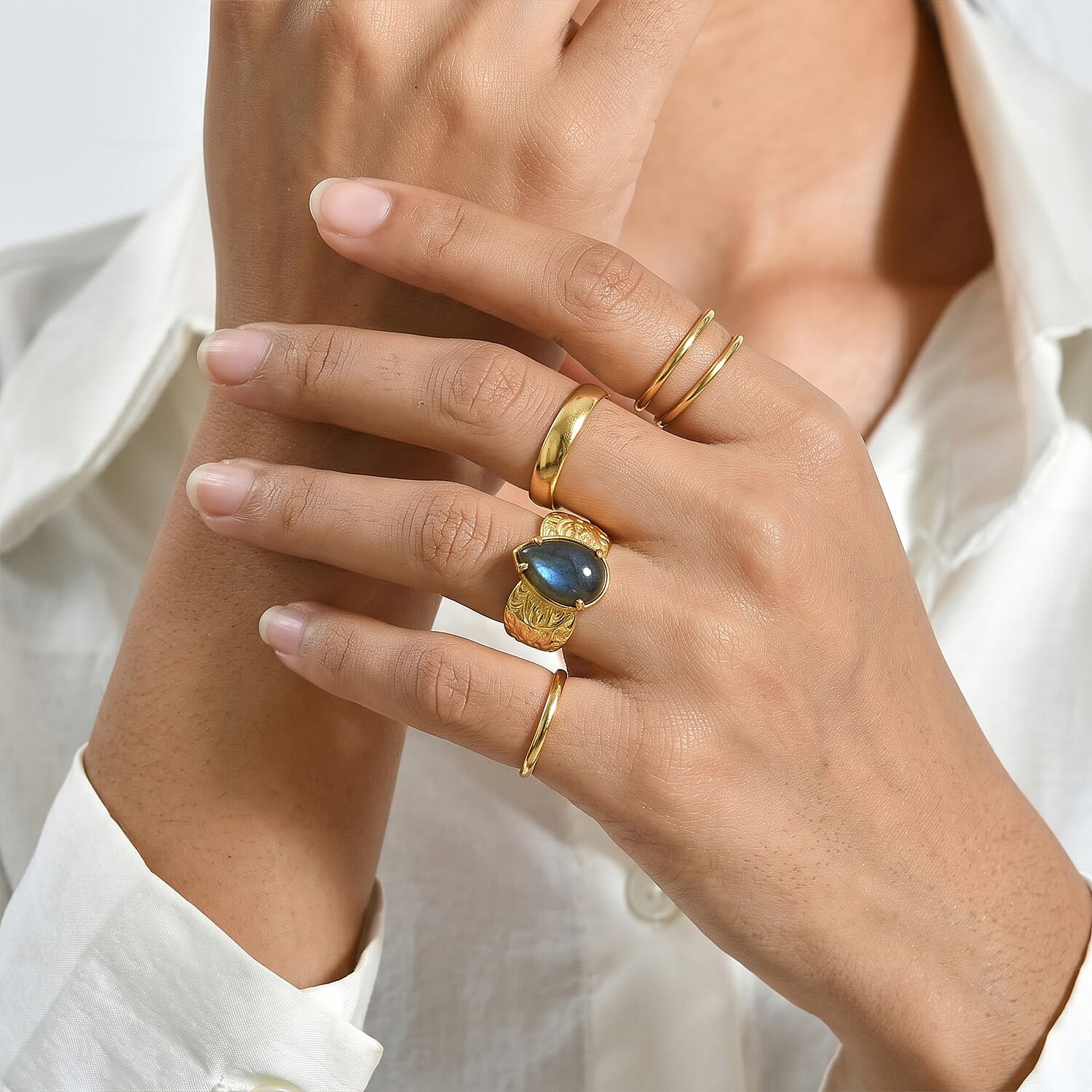 EverTrue - Labradorite Solitaire Ring in Yellow Gold Tone 6.33 Ct.