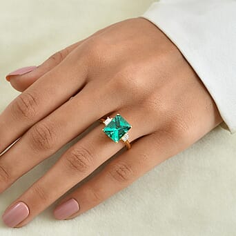 https://tjcuk.sirv.com/Products/86/7/8677527/Biggest-Size-Lab-Grown-Columbian-Emerald-Lab-Grown-Diamond-SI-G-H-Tril_8677527_1.jpg?w=342&h=342
