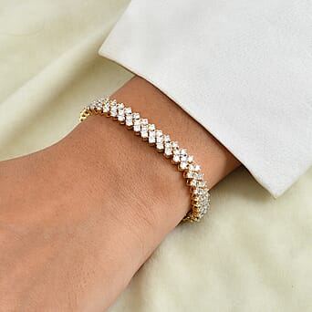 https://tjcuk.sirv.com/Products/86/8/8687009/Luxuriant-Lab-Grown-Diamond-Three-Row-Bracelet-Size-7-5-in-18K-YG-Verm_8687009_1.jpg?w=342&h=342