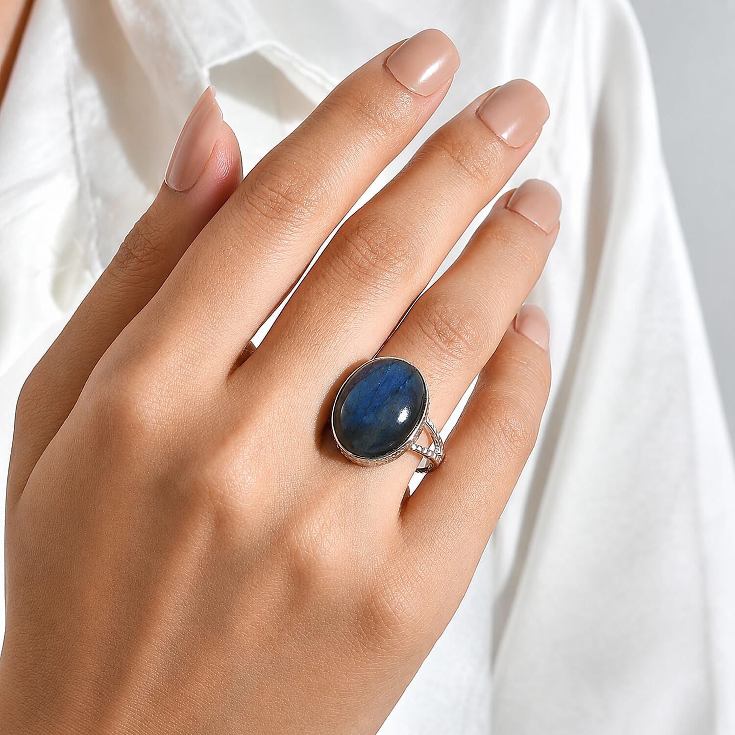 D'Joy - Labradorite Solitaire Ring in Platinum Overlay Sterling Silver  17.80 Ct.