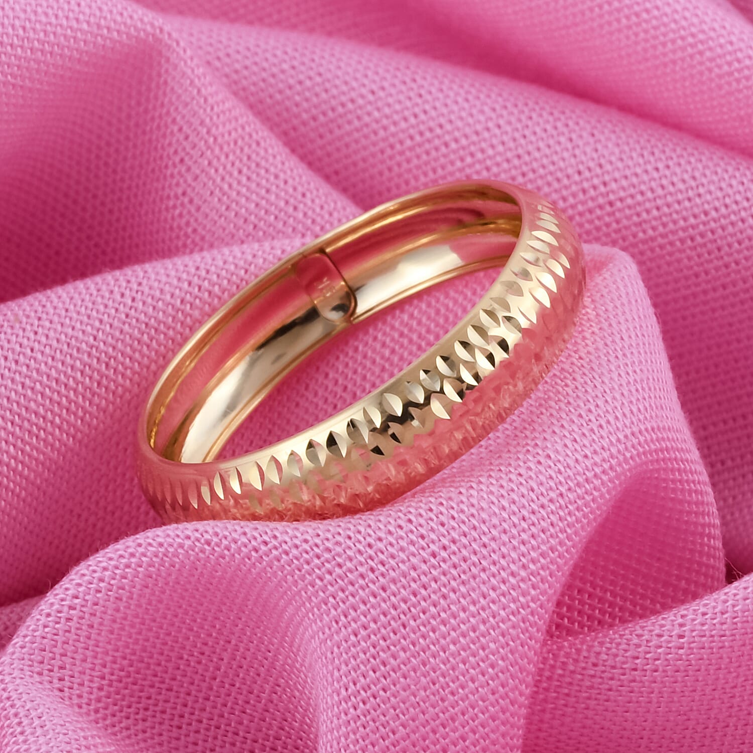 Close Out Deal 9K Yellow Gold Diamond Cut Band Ring