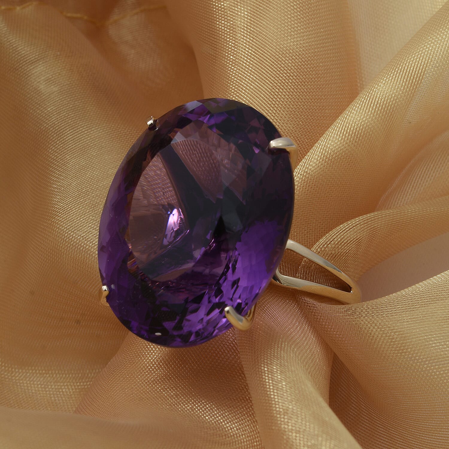 9K Yellow Gold Natural AAA Lusaka Amethyst (Oval 28x22mm) Solitaire Ring 50.00 Ct.