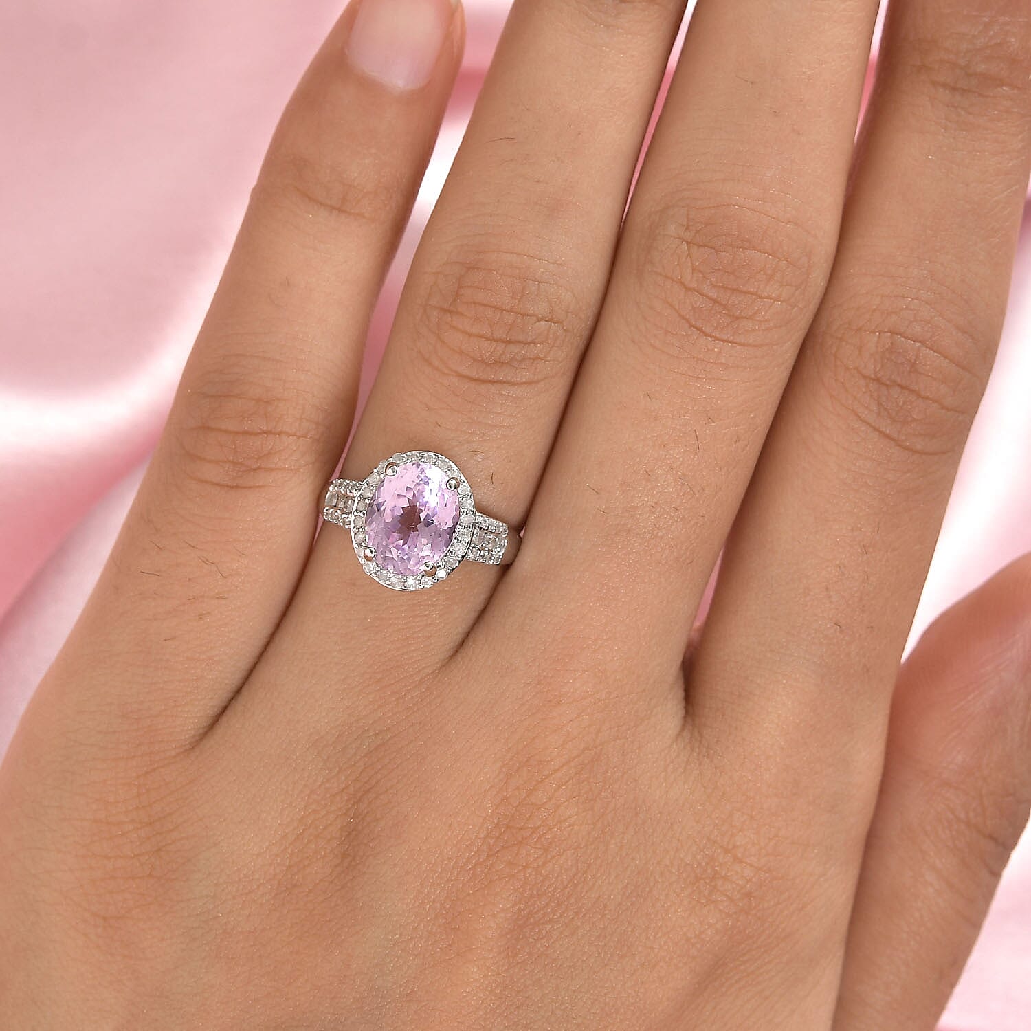 Collectors Edition - 9K White Gold Urucum Kunzite and Diamond Ring 3.90 Ct.
