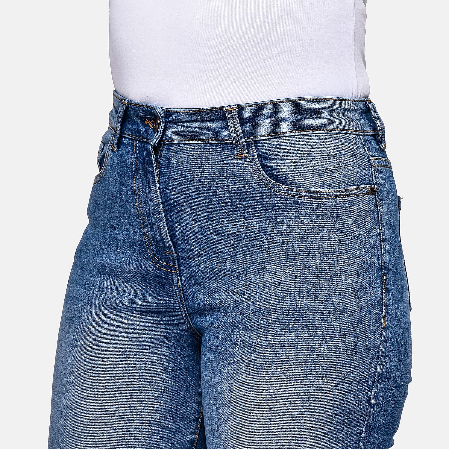 TAMSY - Angelina Relaxed Stretchable Jeans (Size 18) - Mid Blue