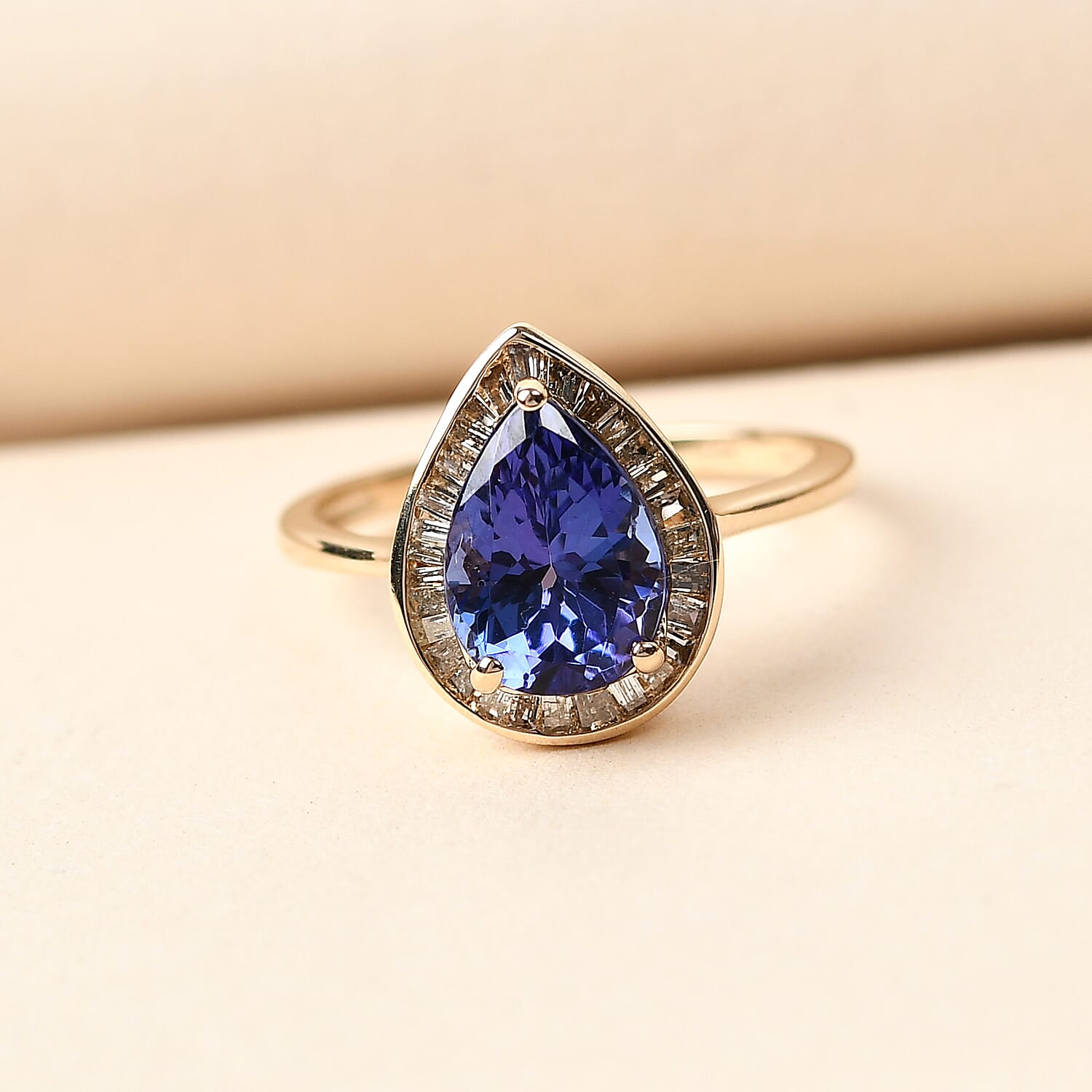 14K Yellow Gold Premium AAA Tanzanite and Diamond Ring 2.50 Ct.