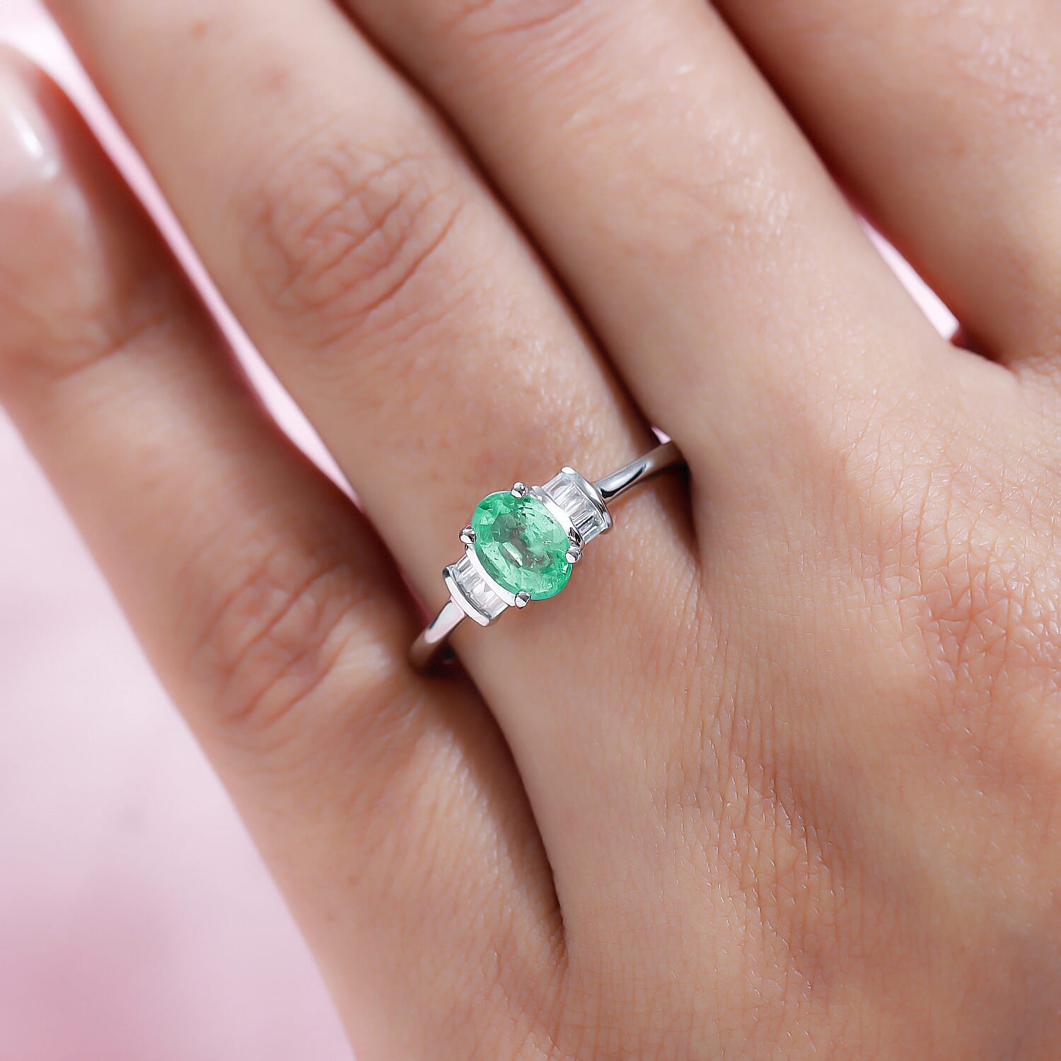 950 Platinum AAAA Ethiopian Emerald and Diamond (VS-E-F) Ring